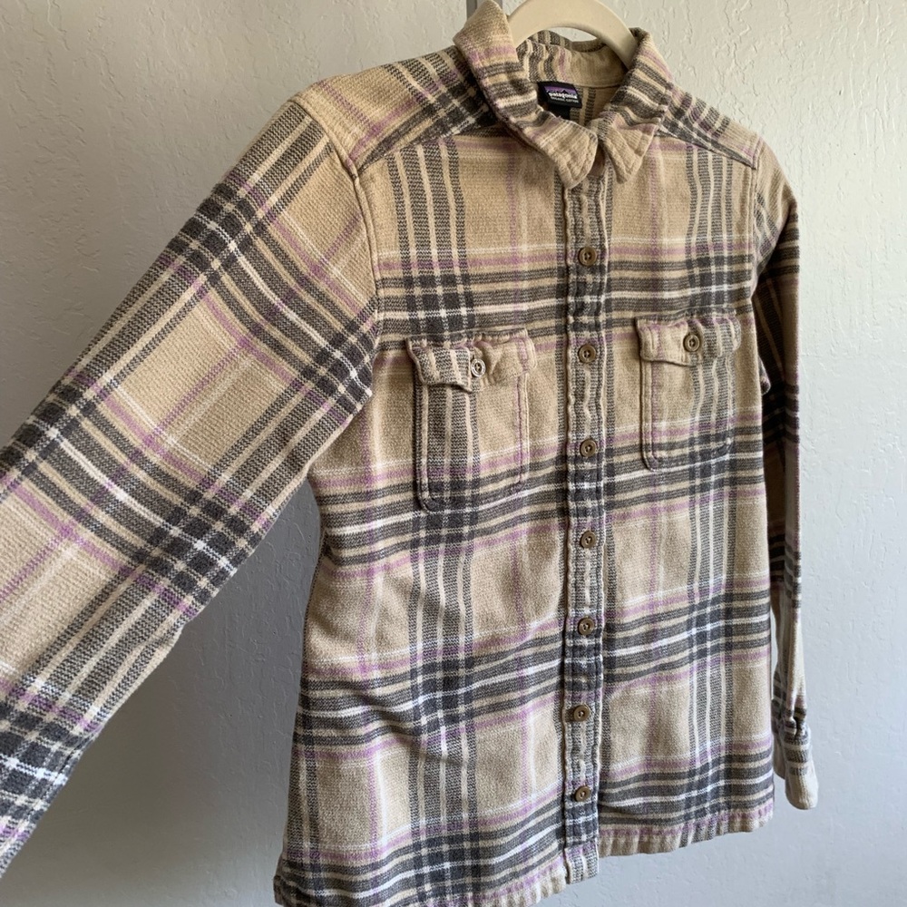 Patagonia organic cotton plaid button down shirt